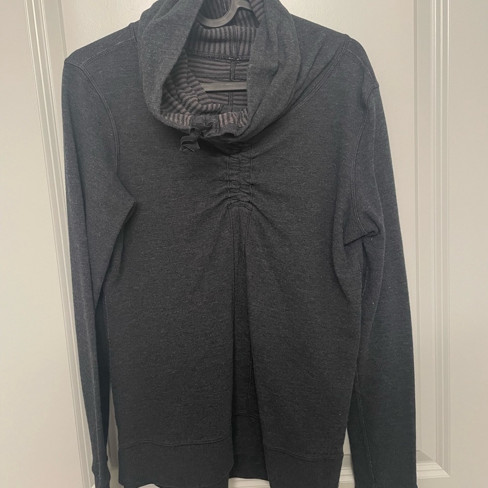RARE lululemon cowl neck REVERSIBLE sweatshirt